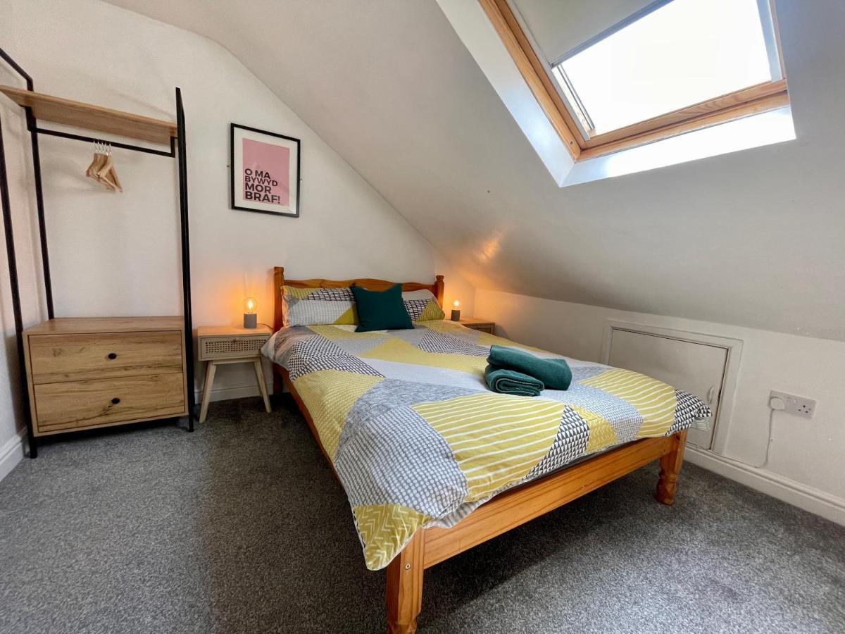 8 Person, 4 Bedroom Light, Warm & Modern Apartment Cardiff Exteriör bild